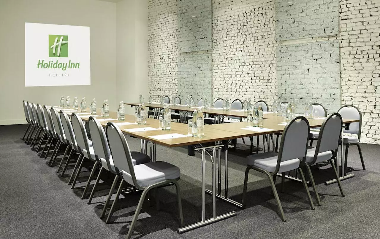 HOLIDAYINN_SHABAVIZ (11).jpg